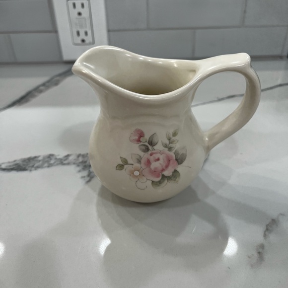 Pfaltzgraff Pottery Tea Rose Creamer, Pink Roses, 1 Cup Handled Server, Pitcher - Picture 4 of 9